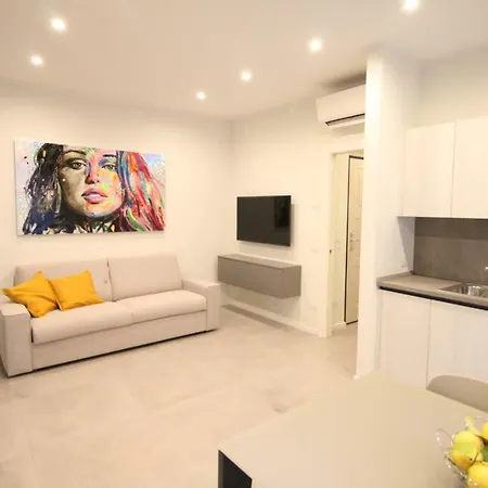 Ideale And Apartmanhotel Alassio
